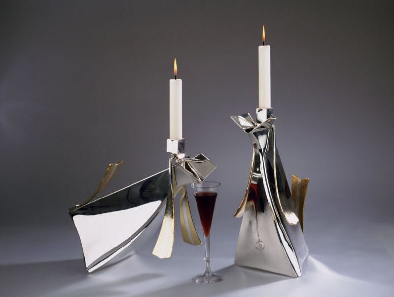 Piece -- materials: silver, patinated brass; dimensions: h 32, 17 x 16 cm;